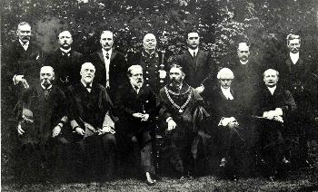 Bedford Corporation visit to King Edward VII at Wrest [Z50-142-99]